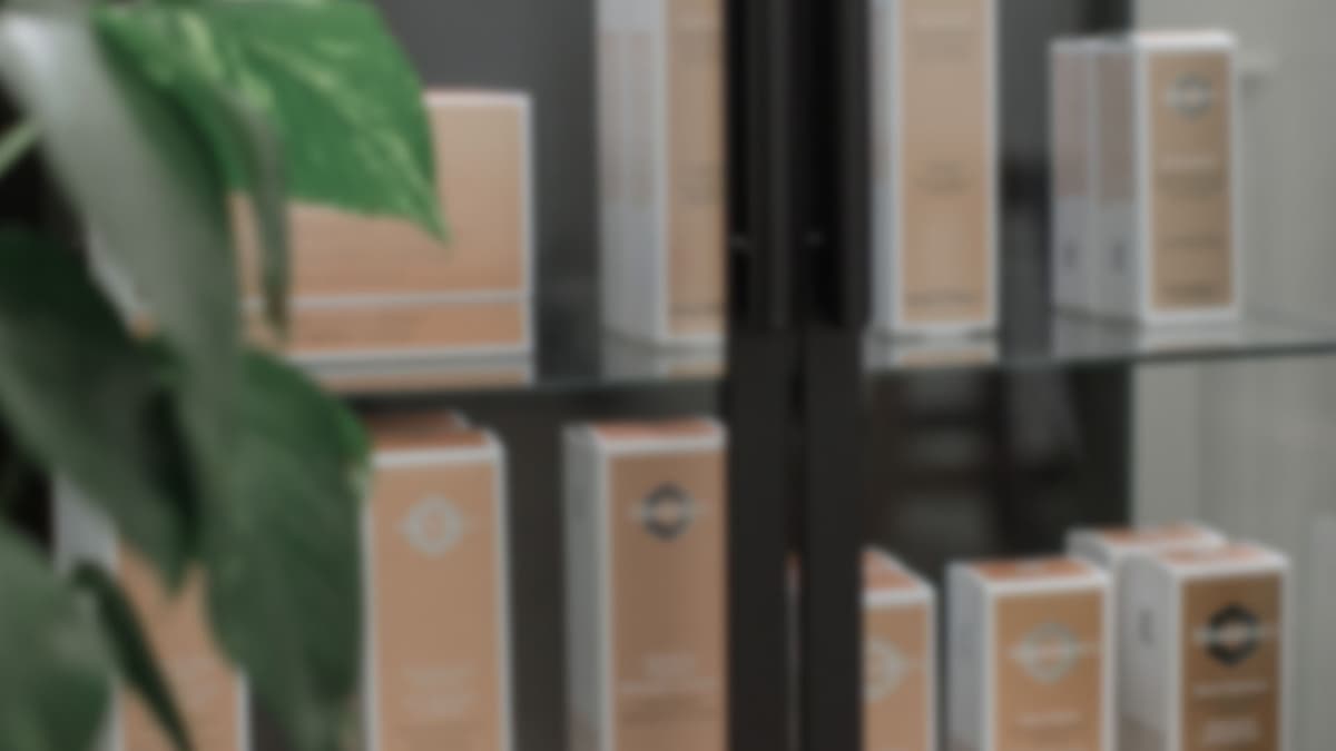 product-shelf-display-blur