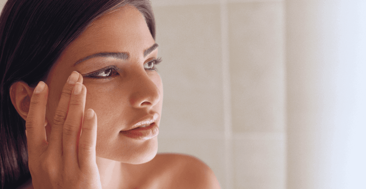 skin-peel-face-fingers