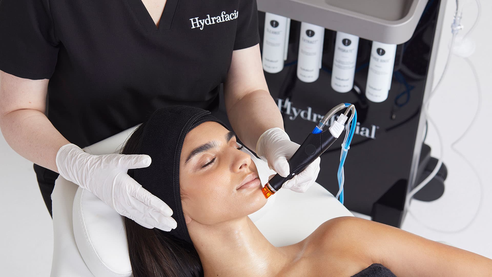 hydrafacial-women-treatment
