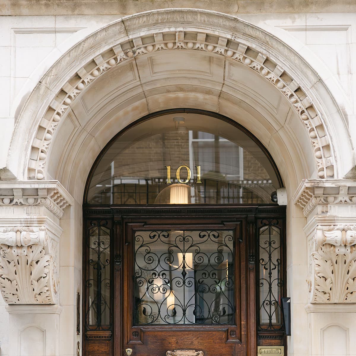 harley-street-door-L'atelier