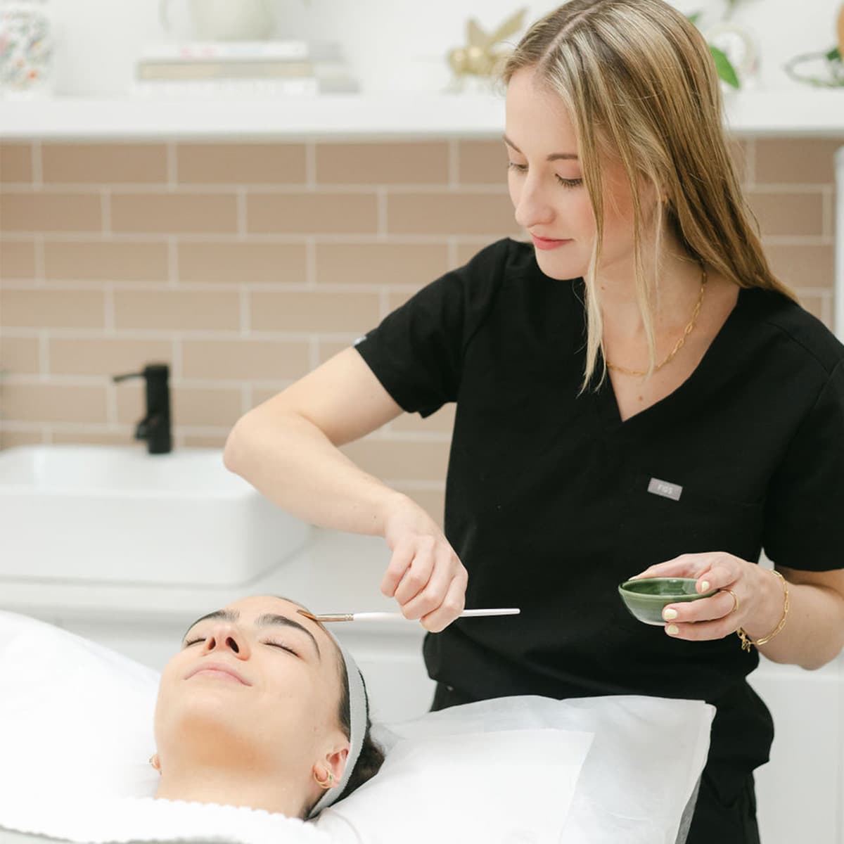 forehead-brush-application