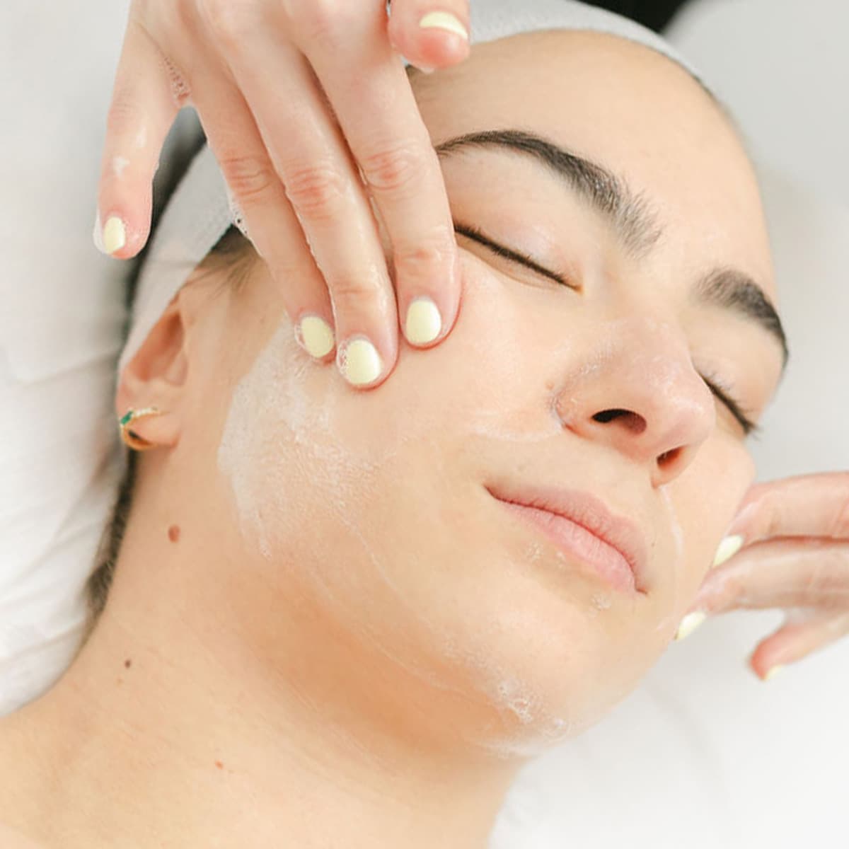 face-treatment-finger