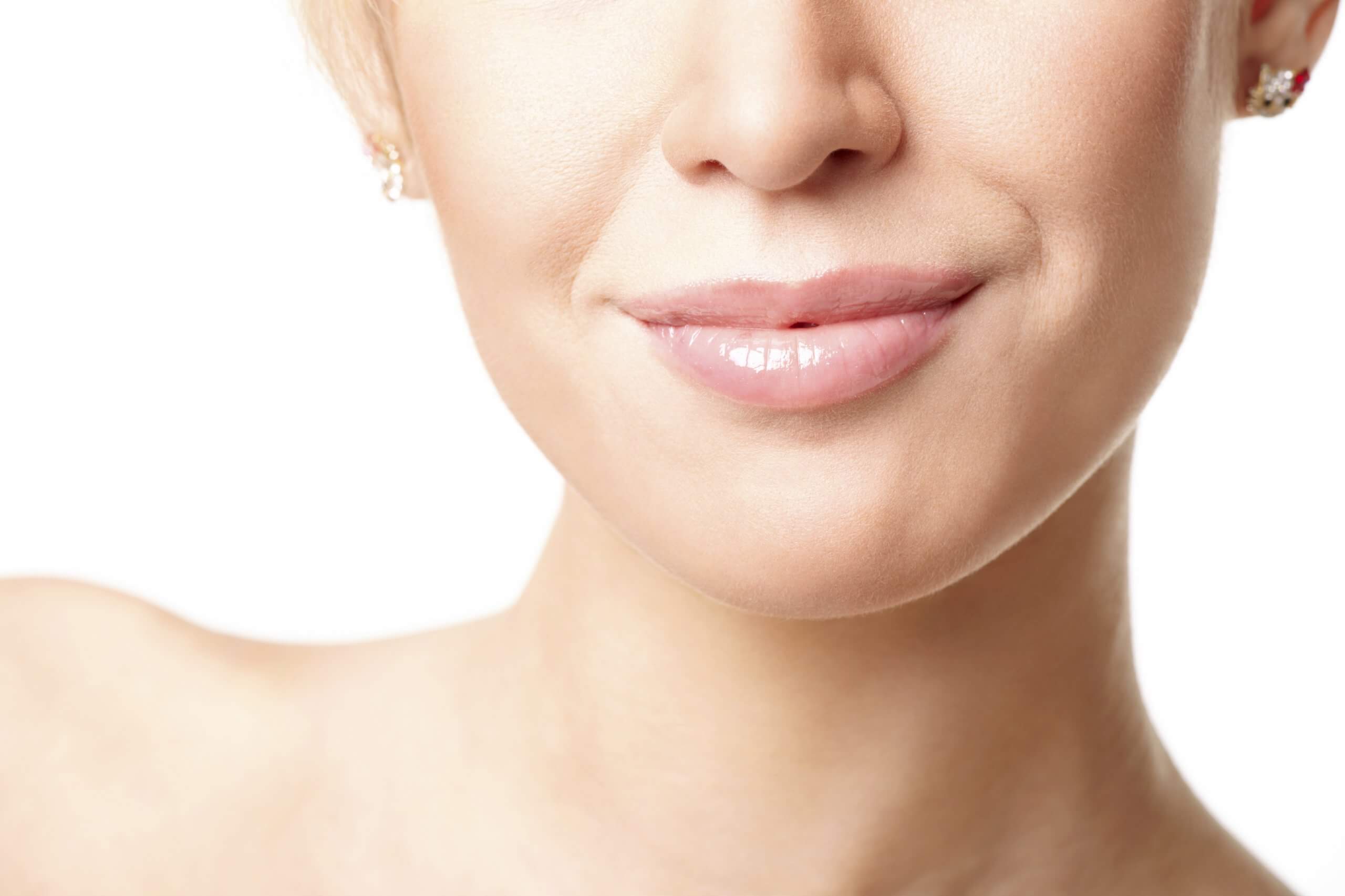 model-lips-bare