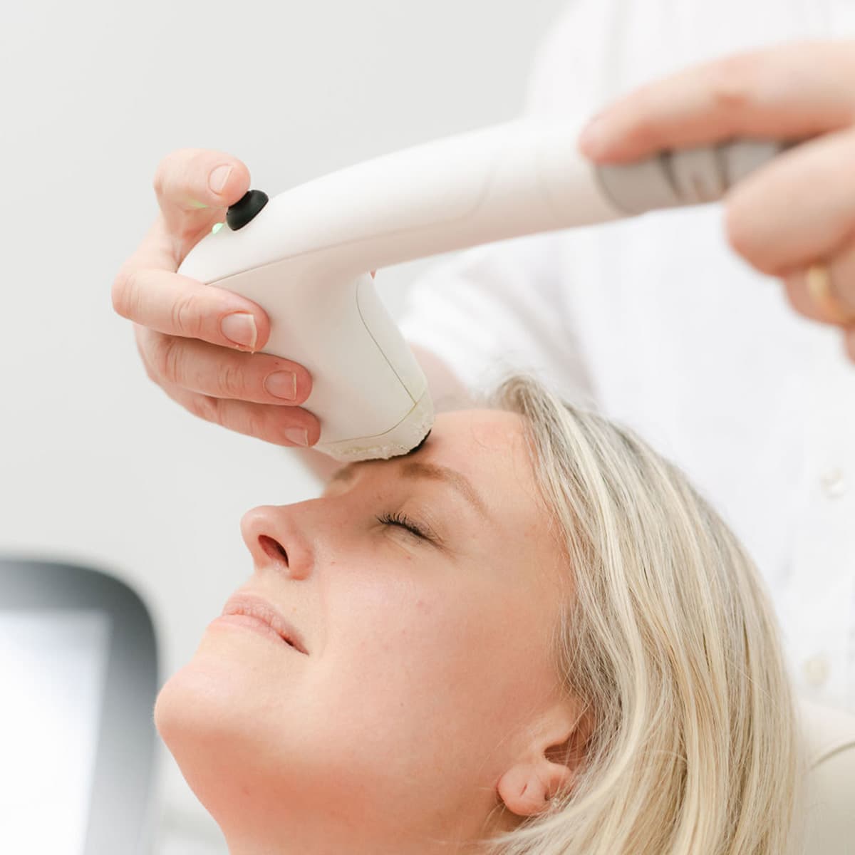 sofwave-treatment-patient