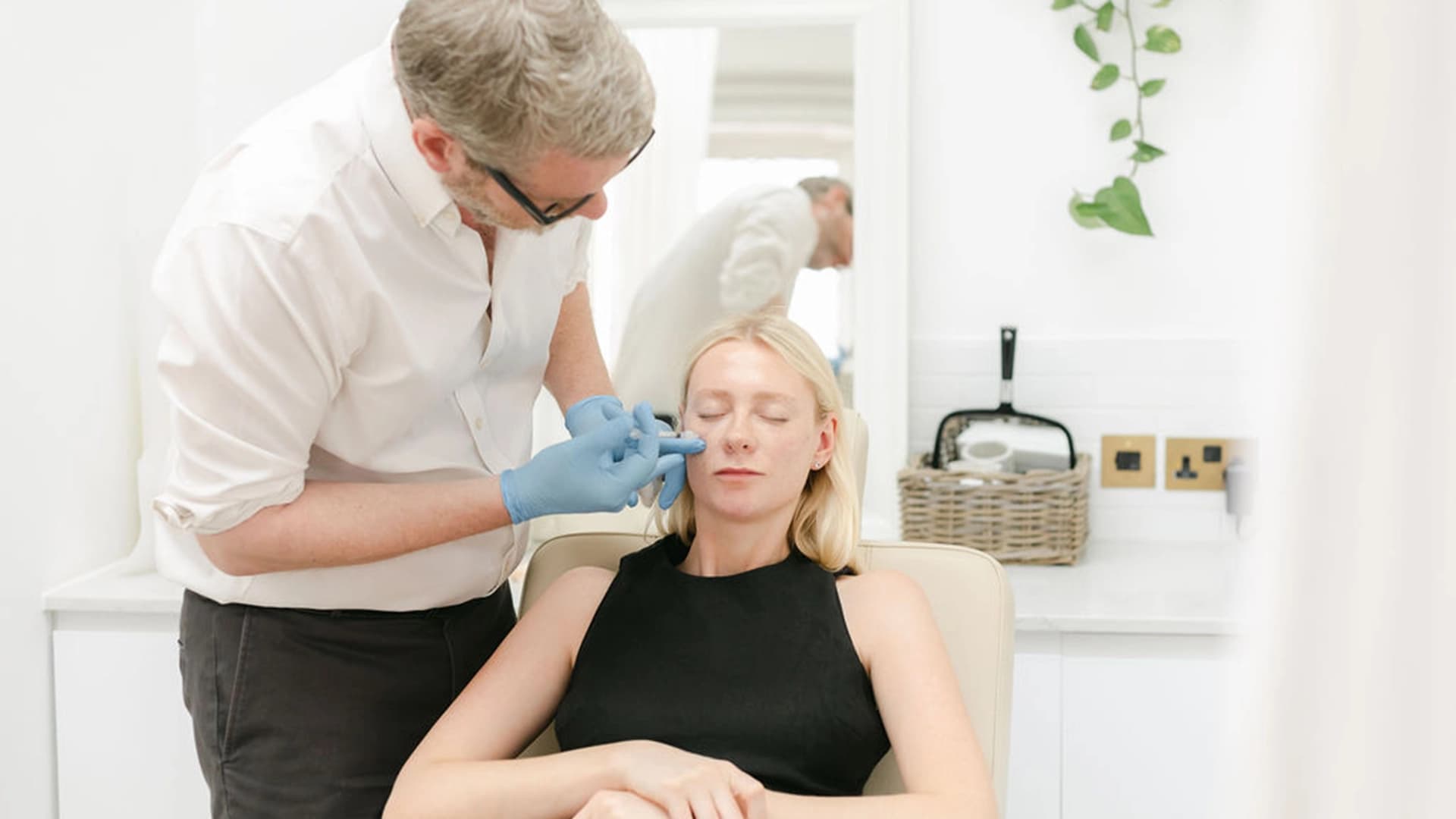 injecting-Julaine-harleystreet