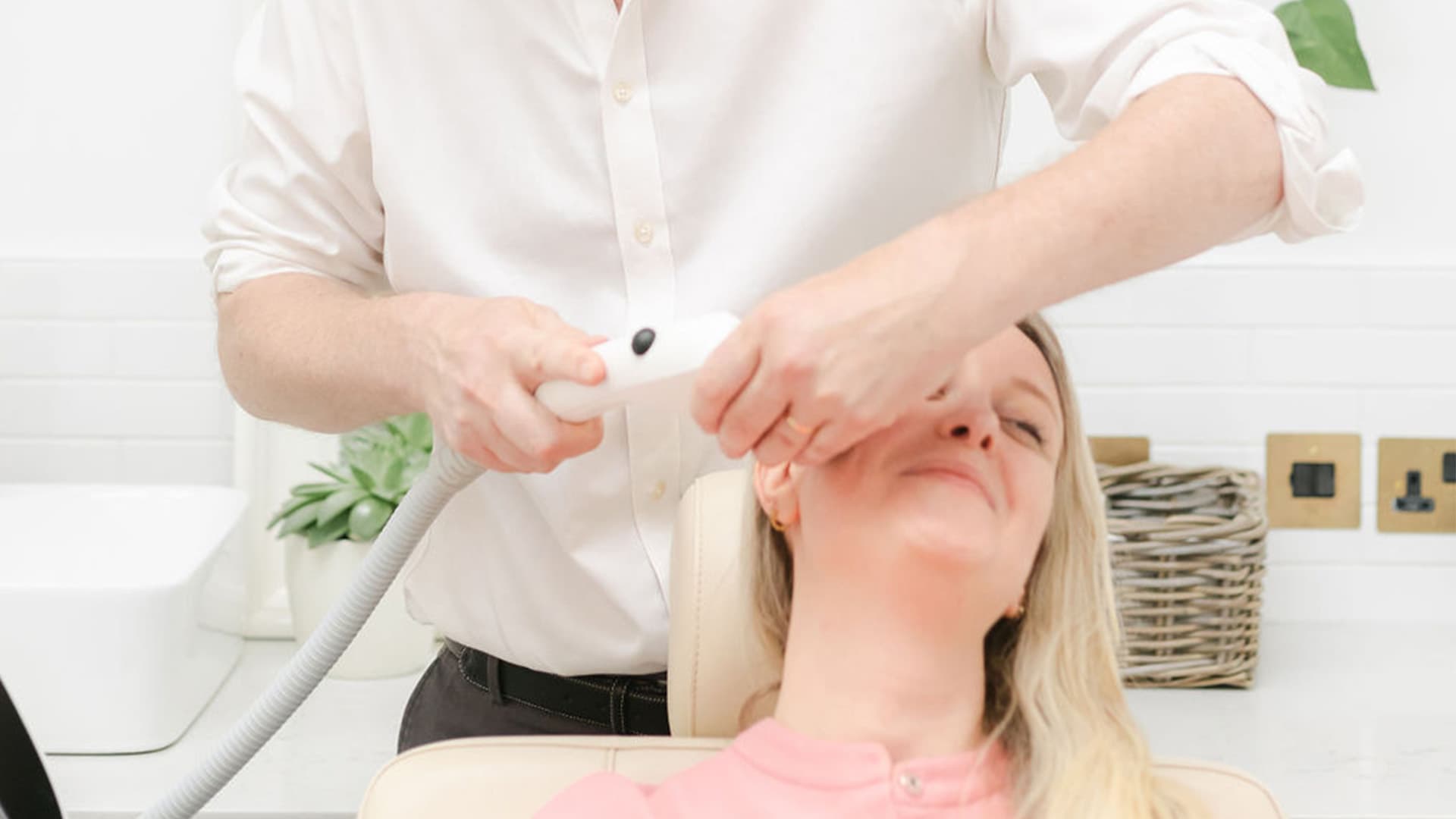 sofwave-dr-duncan-patient